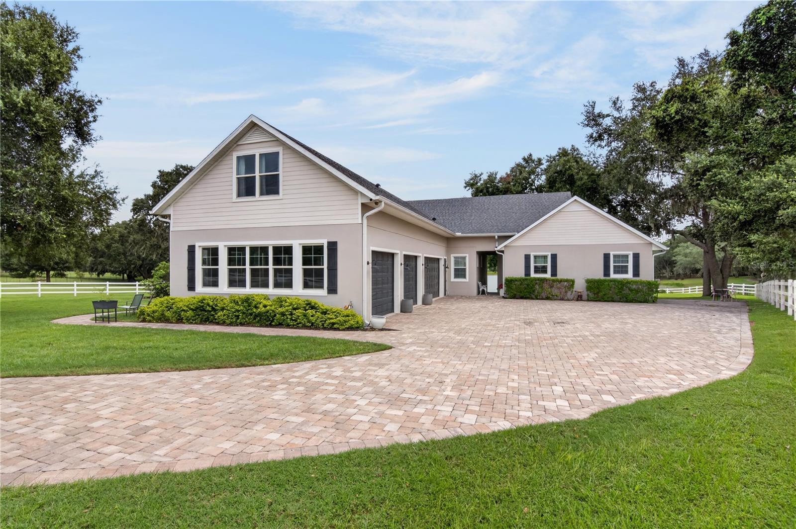Lakefront home for sale in Minneola, Florida