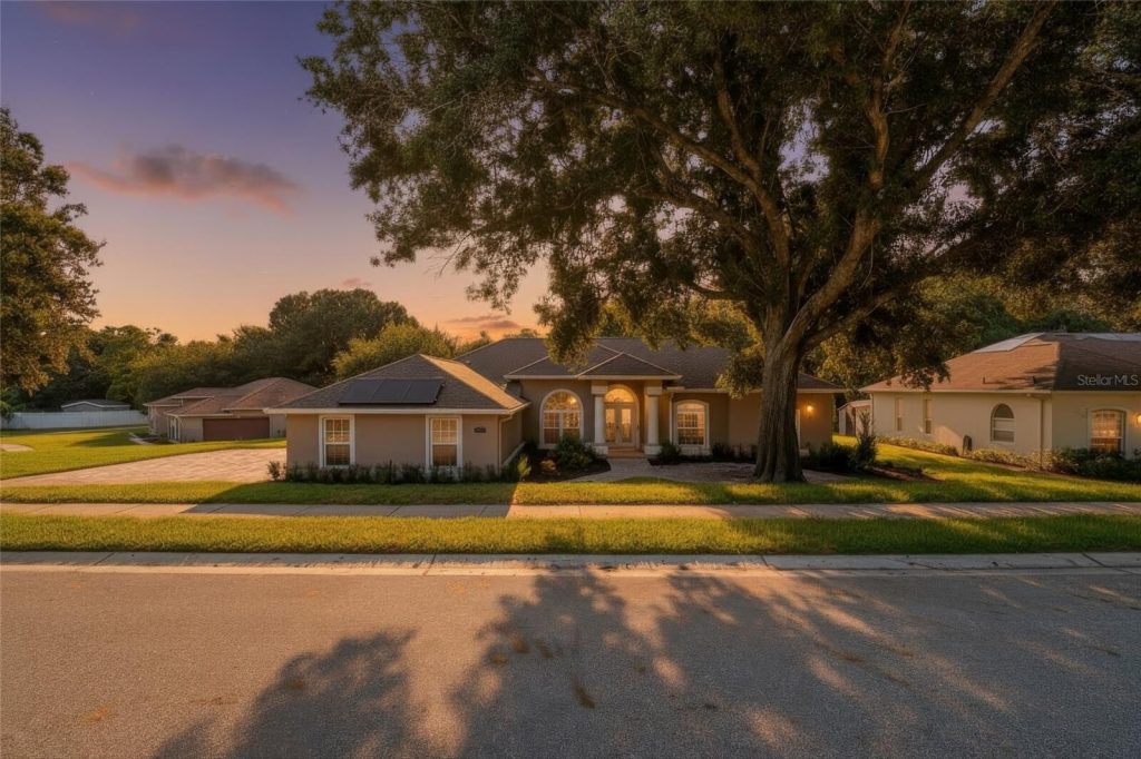 Home for sale in Clermont at 16208 Arrowhead Trail Clermont, FL 34711